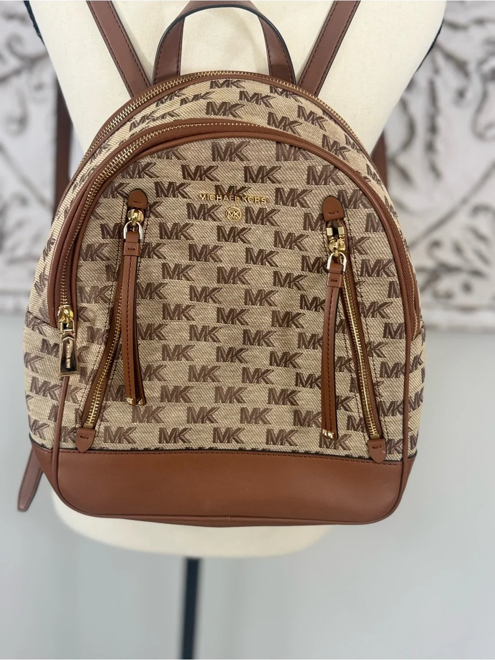 Michael Kors no featuring